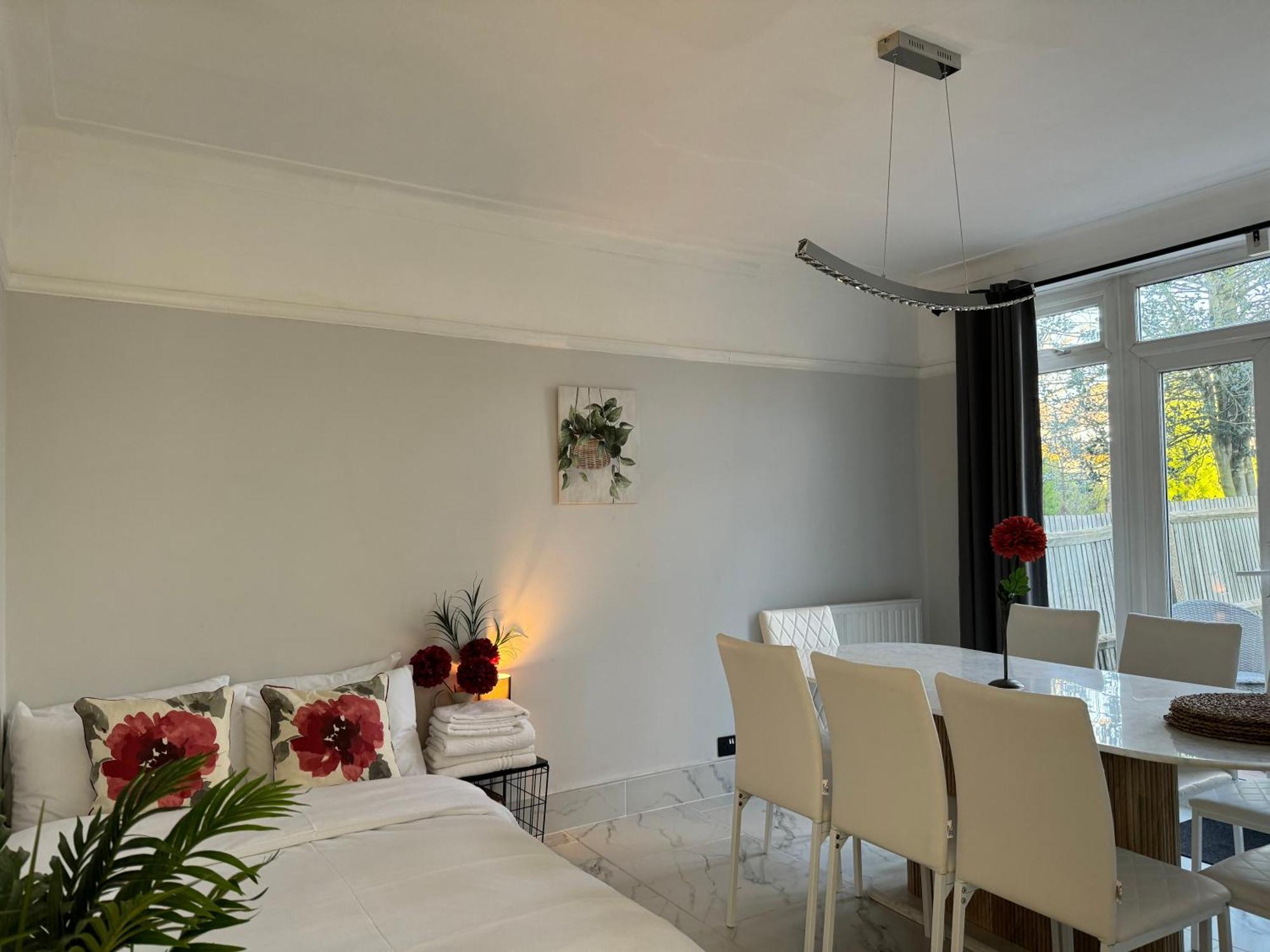 Surbiton Home With Free Parkings, Surbiton, Kingston Upon Thames, Surrey, Greater London Uk Luaran gambar