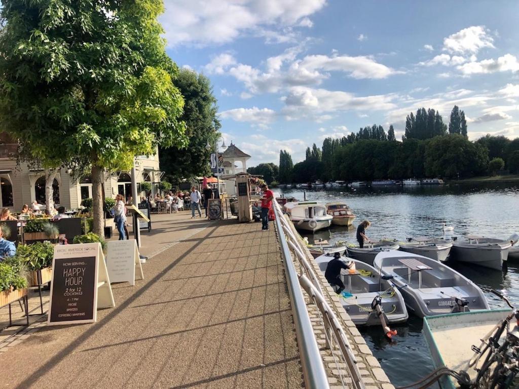 Surbiton Home With Free Parkings, Surbiton, Kingston Upon Thames, Surrey, Greater London Uk Luaran gambar