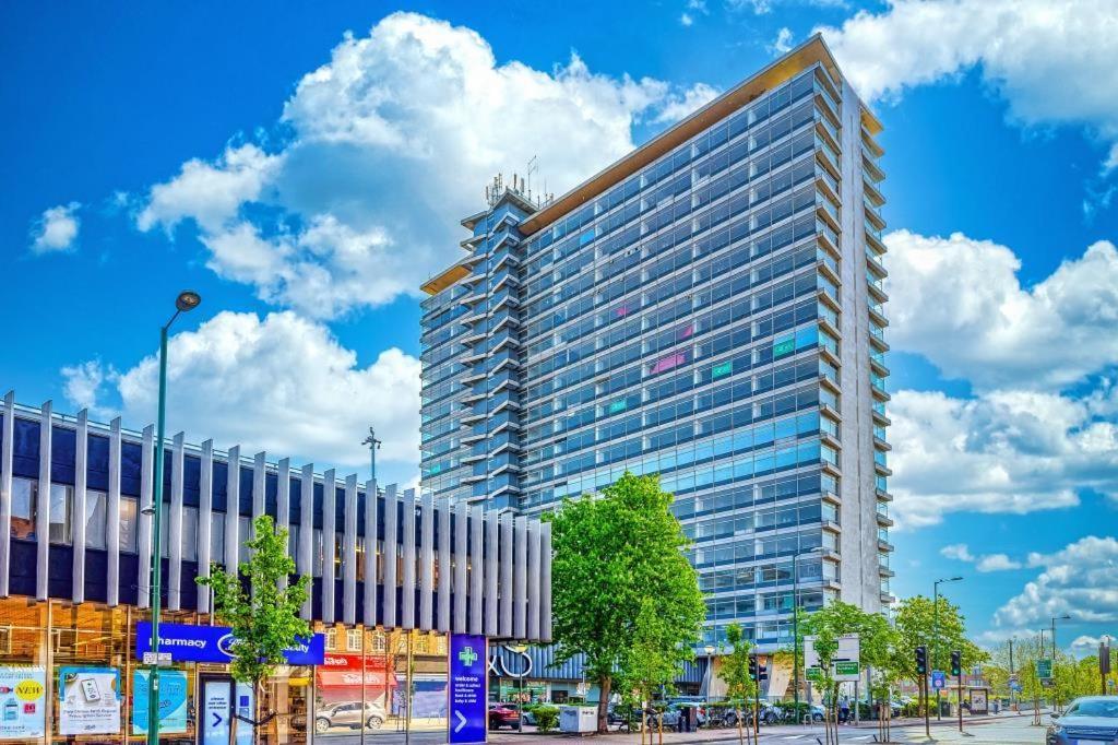 Surbiton Home With Free Parkings, Surbiton, Kingston Upon Thames, Surrey, Greater London Uk Luaran gambar