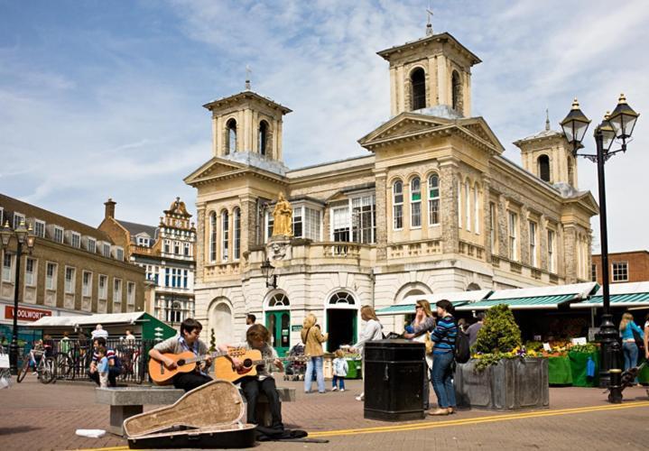 Surbiton Home With Free Parkings, Surbiton, Kingston Upon Thames, Surrey, Greater London Uk Luaran gambar