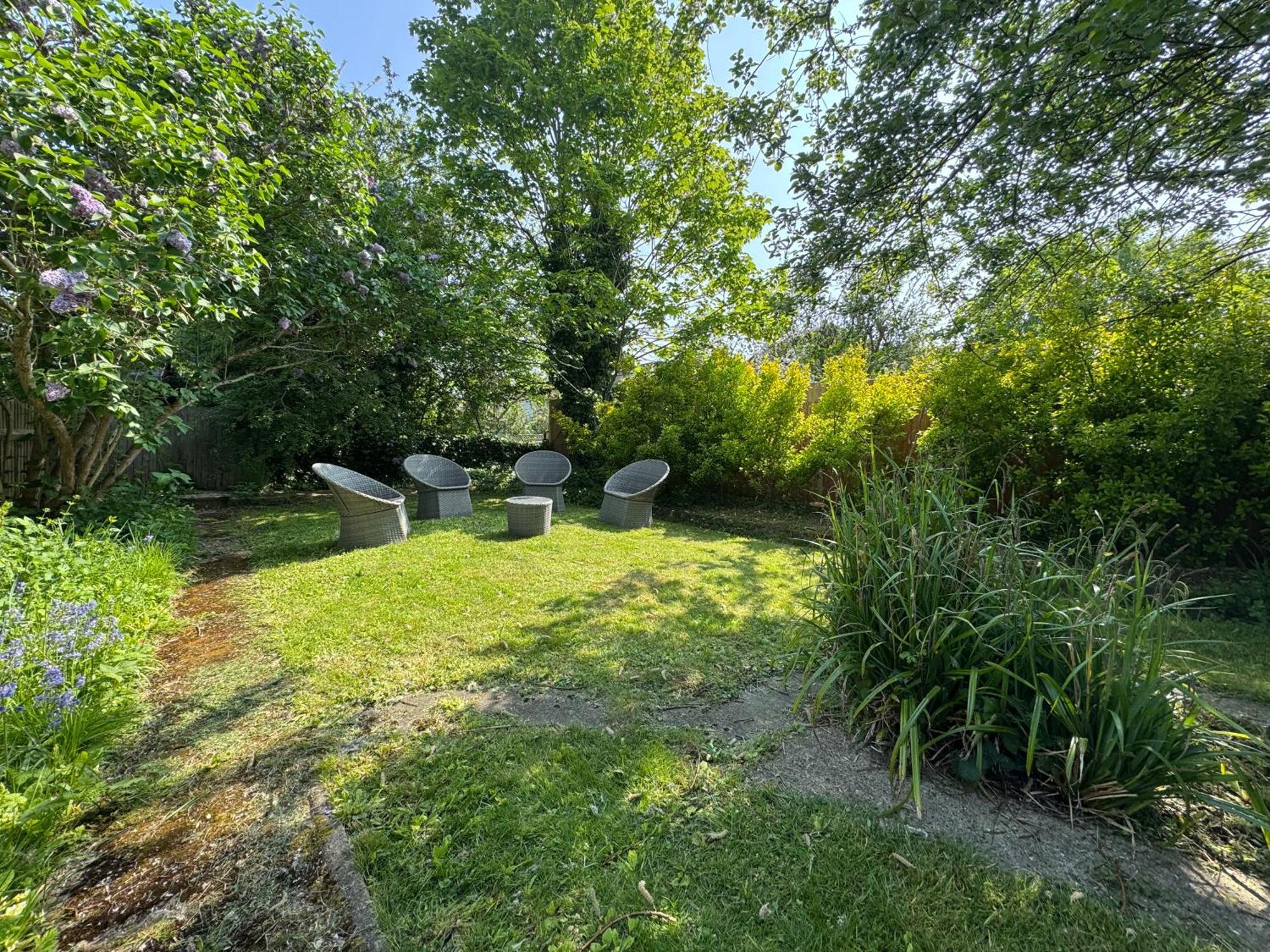 Surbiton Home With Free Parkings, Surbiton, Kingston Upon Thames, Surrey, Greater London Uk Luaran gambar